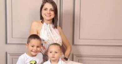 mãe e filhos