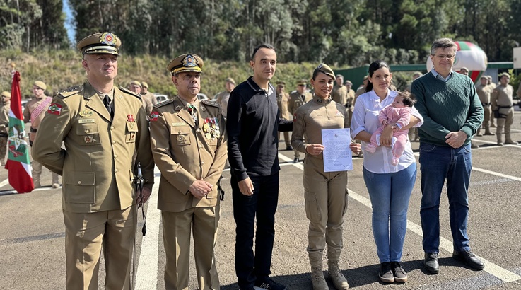 190 anos: Promoções e homenagens emocionam e marcam solenidade do 15º BPM 7 IMG 20250506 WA0051