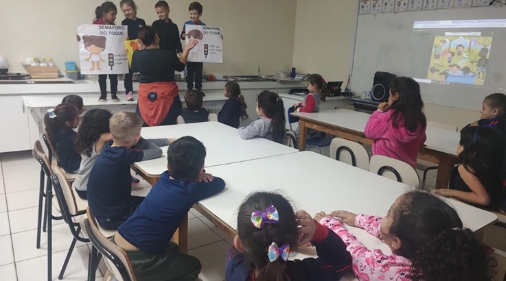 Rede municipal de ensino de Caçador promove conscientização 2 criancas 2