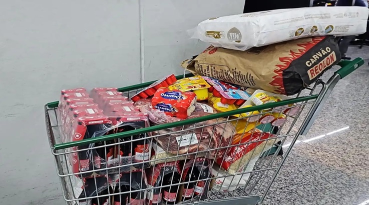 Suspeitos são detidos por furto em supermercado em Caçador 1 furto2 1