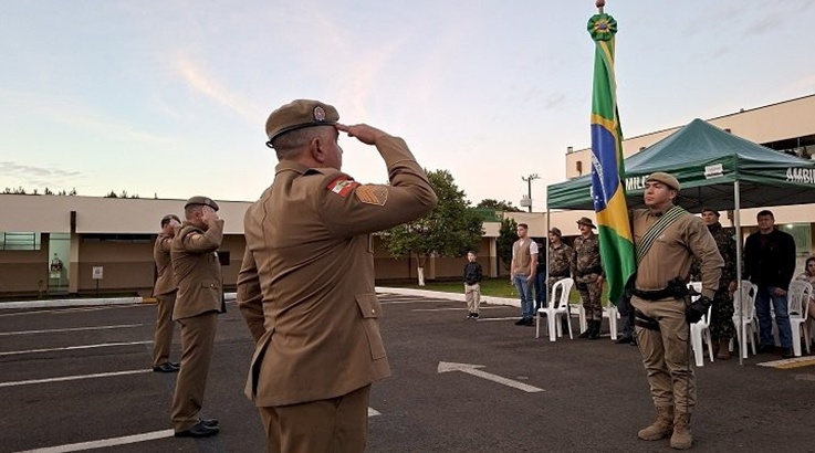 Caçador comemora os 18 anos do 15° BPM com formatura militar 1 1