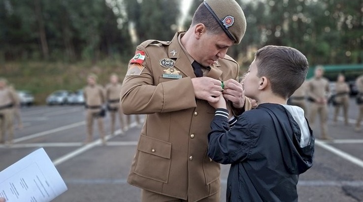 Caçador comemora os 18 anos do 15° BPM com formatura militar 3 3