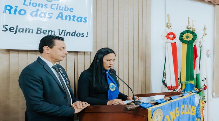 Toma posse a nova diretoria do Lions Clube Rio das Antas 5 casal2