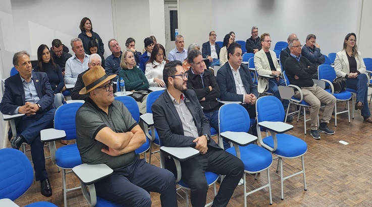 Ex-diretores regionais de Caçador são homenageados com galeria de fotos 3 crea3