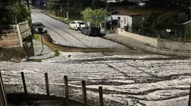 Temporal com chuva e granizo atingem a região 1 frai3