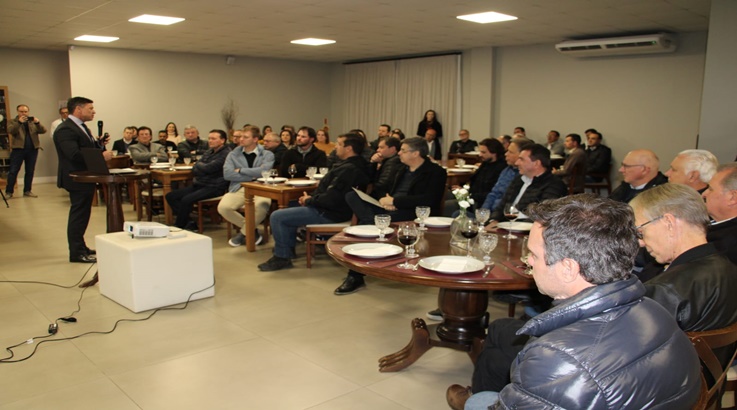 Demanda de moradias populares é tema de reunião em Caçador 2 acic2