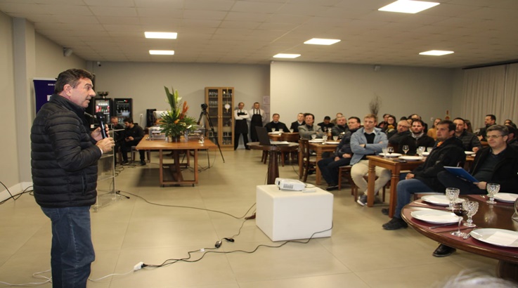 Demanda de moradias populares é tema de reunião em Caçador 4 cic3