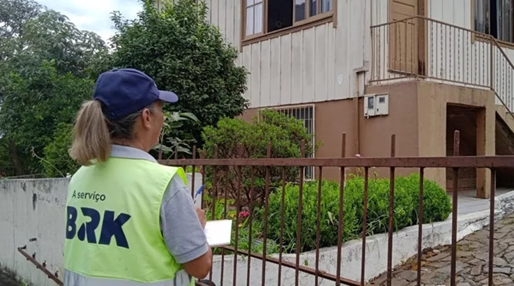 BRK inicia pesquisa domiciliar sobre esgotamento sanitário no centro de Caçador 1 pesquisa