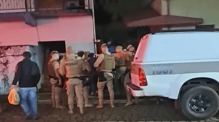 Motoristas de aplicativo de Caçador ajudam a prender suspeito de golpes 1 motoristas