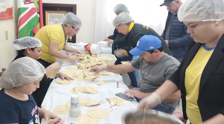 Rio das Antas: 1ª Pastelada do Lions Clube continua neste sábado 2 pastel3