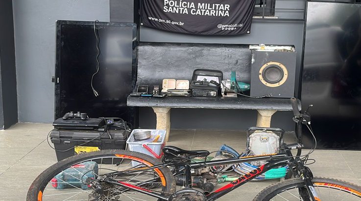 PM intensifica patrulhamento no Bairro Martello e recupera grande quantidade de objetos furtados 1 objetos