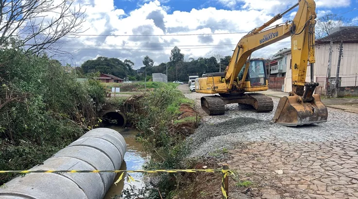 Prefeitura de Caçador realiza obras de tubulação nos bairros Bom Jesus e Martello 1 obras