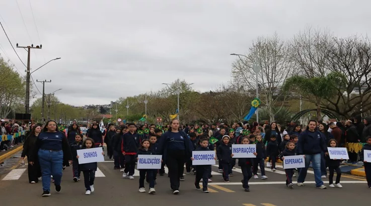 Caçador celebra o 7 de Setembro com o tradicional Desfile Cívico 1 pátria