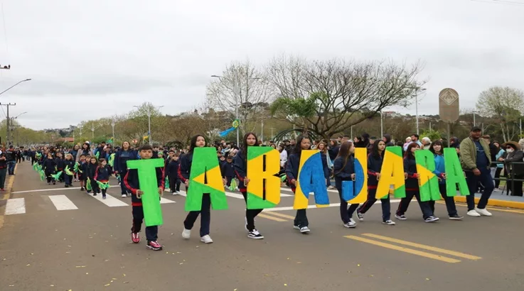Caçador celebra o 7 de Setembro com o tradicional Desfile Cívico 6 a5