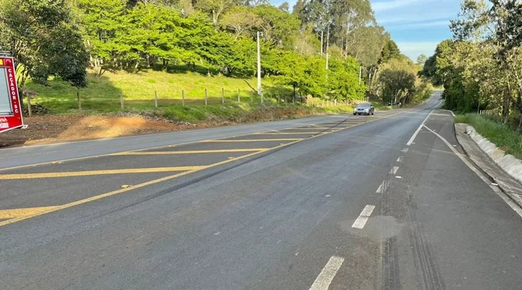 Condutor fica ferido após capotamento na SC-135 en Caçador 2 acidente1