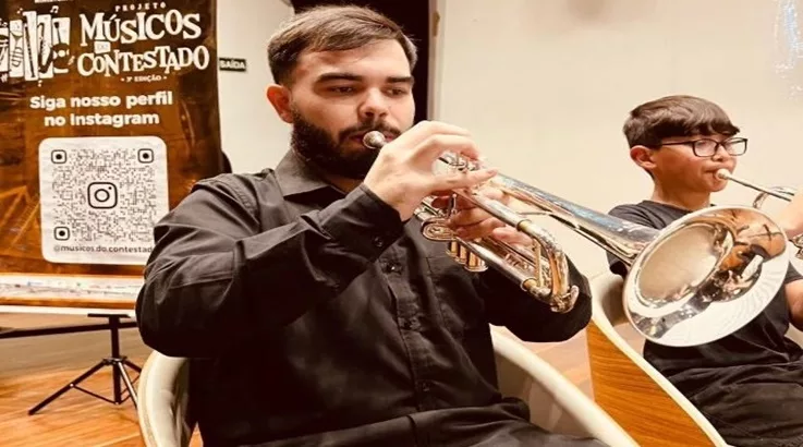 Conheça João Arthur: aluno vira professor no projeto Músicos do Contestado 1 João