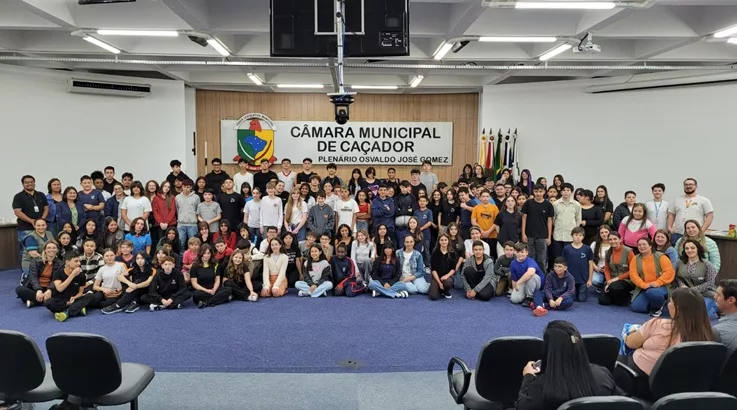 Eleições mirins mobilizam mais de 6 mil estudantes em Caçador 3 mirins2