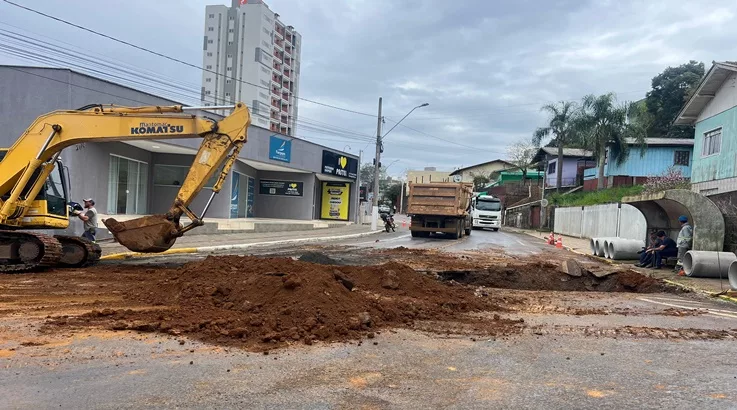 Obras de drenagem avançam na rua Moacir Sampaio e entorno 2 moaCIR1