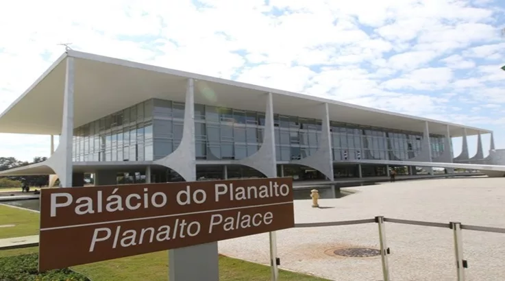 Catarinense tentar invadir Palácio do Planalto e é preso 3 planalto