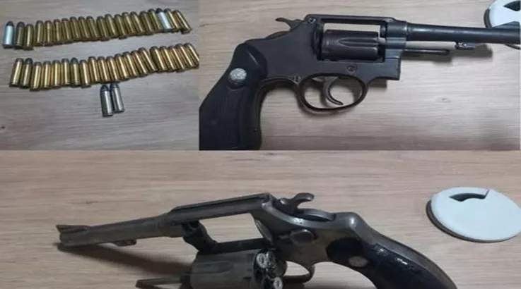 Polícia apreende armas e munições após ameaça com revólver em Timbó Grande 1 armas