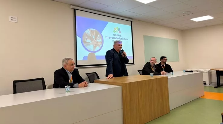 Aula Magna do curso Gestão, Inovação e Empreendedorismo 40+ da Uniarp 1 aula