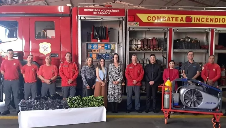 Bombeiros Voluntários de Caçador recebem equipamentos com verba da Justiça 2 bomb3