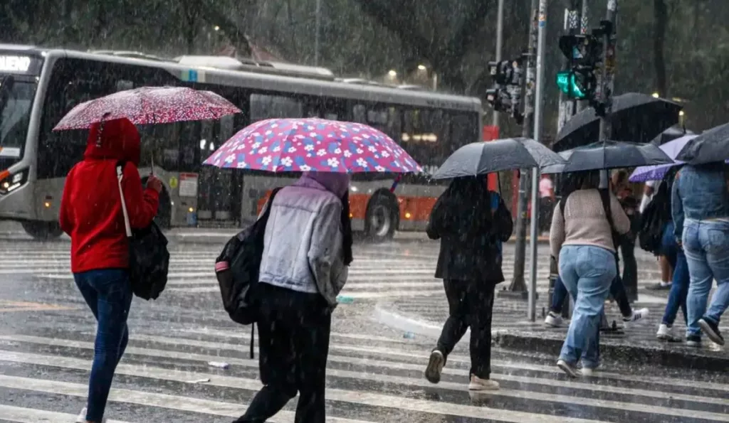 Caçador está na rota de temporais nas próximas horas 2 chuva