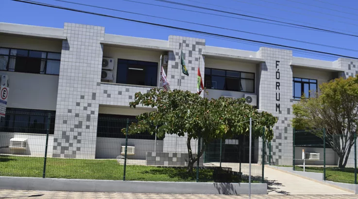 Homem é preso em flagrante por violência doméstica dentro do Fórum de Curitibanos  1 fórum