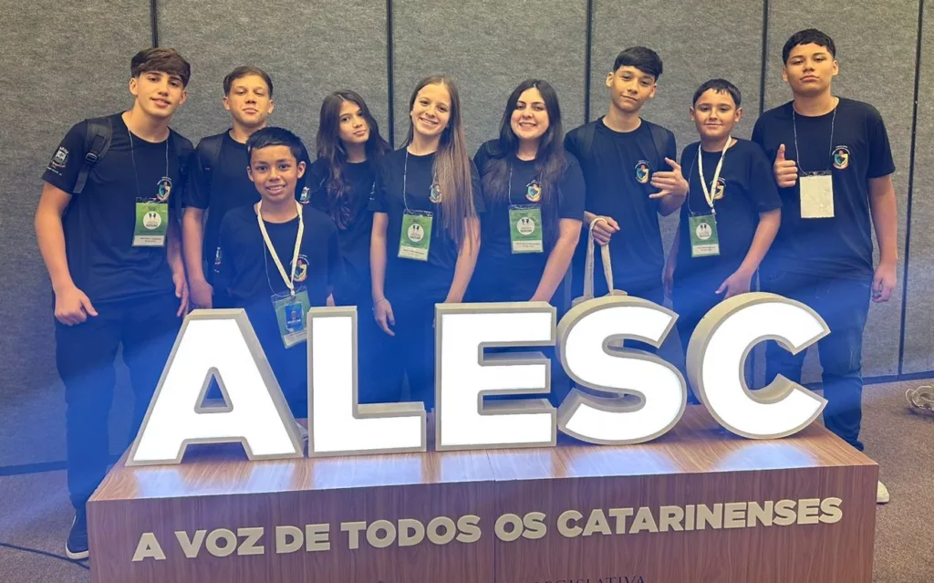 Vereadores Mirins de Rio das Antas participam de evento em Florianópolis 6 mirins 5