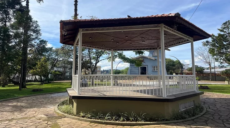 Prefeitura entrega revitalização da Praça Nossa Senhora Aparecida neste domingo 1 praça