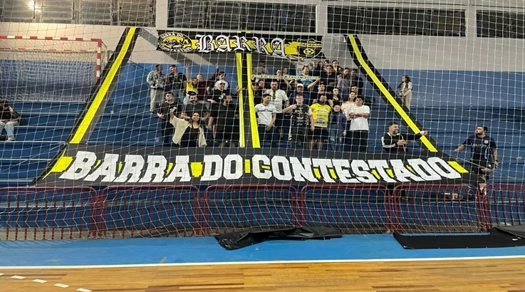 Torcida organiza caravana para apoiar o Caçador Futsal em Lages 1 torcida
