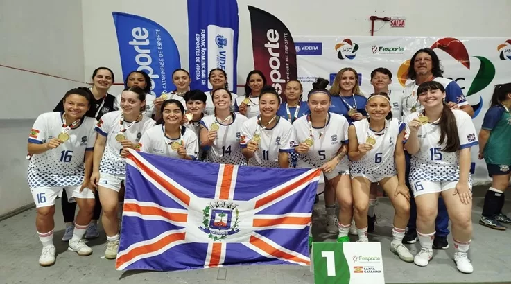 Caçador é campeão geral regional do Jasc 2025 2 trofeu2