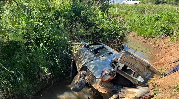Cinco pessoas ficam feridas em saída de pista em Caçador 1 acidente