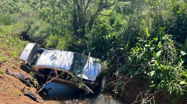 Cinco pessoas ficam feridas em saída de pista em Caçador 3 acidente2