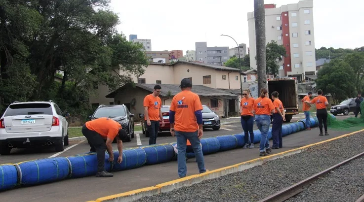 Viposa instala ecobarreira no Rio do Peixe com apoio técnico da Uniarp 4 eco4