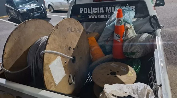 PM age rápido e prende trio envolvido em furto qualificado em Caçador 1 furto