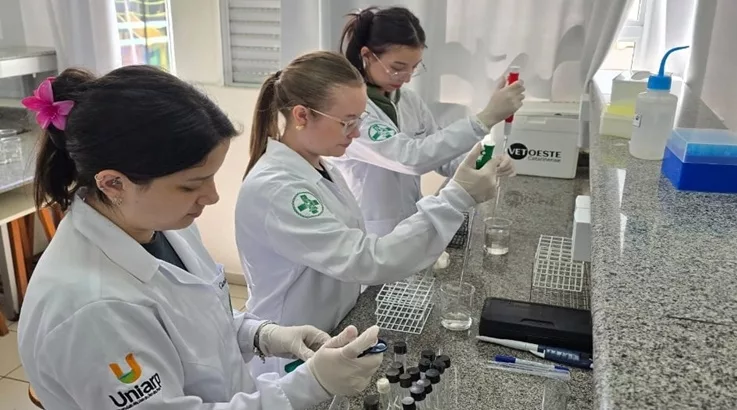 Acadêmicos da Uniarp ampliam monitoramento da qualidade da água em nascentes de Caçador 4 agua4