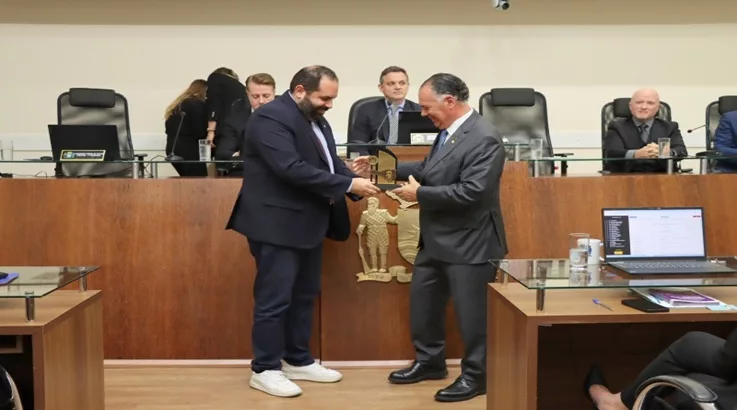 Presidente da Fiesc recebe homenagem da Câmara de Florianópolis 3 gilberto2