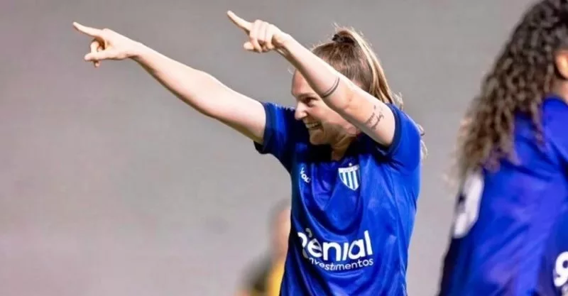 Atleta abandonada pelo Avaí faz vakinha por cirurgia 3 julia1