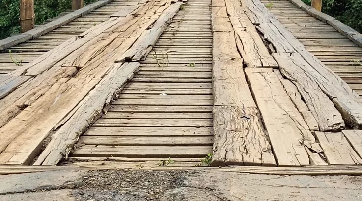 Ponte próxima à sede campestre da Prefeitura é interditada para revitalização 1 ponte