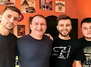 família