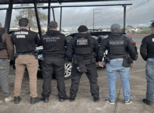 policiais